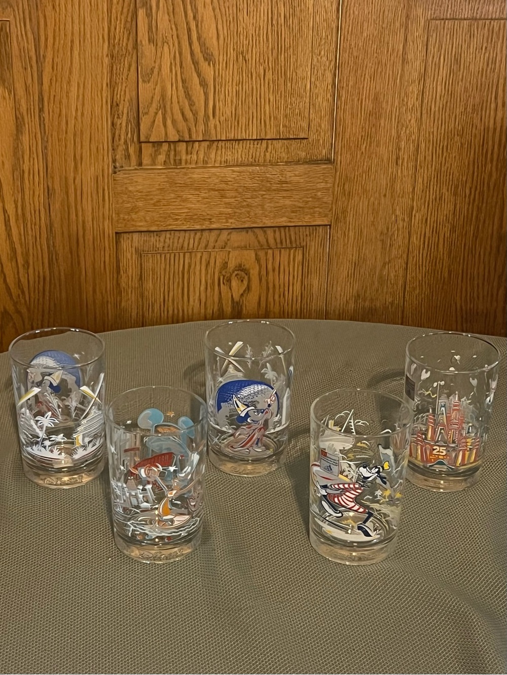 Vintage Disney Collectible Glass Tumblers (5)